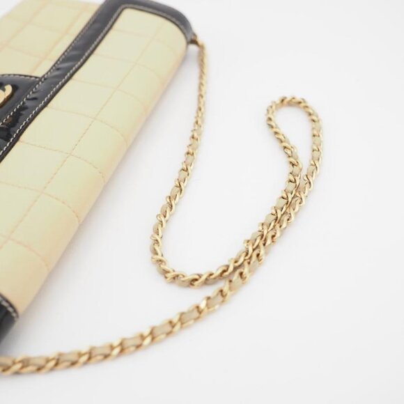 Authentic CHANEL CC Lambskin Patent Chocolate Bar Flap Bag Chain Beige Black - Picture 11 of 14